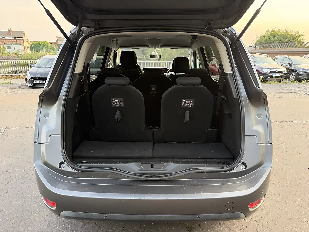 Used 2019 Citroen Grand C4 Spacetourer Feel Grey - Interior and Exterior details 13
