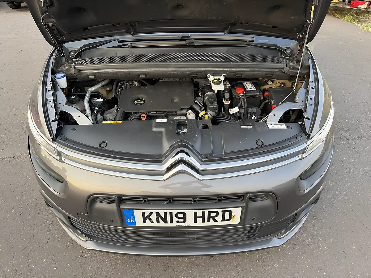 Used 2019 Citroen Grand C4 Spacetourer Feel Grey - Interior and Exterior details 15
