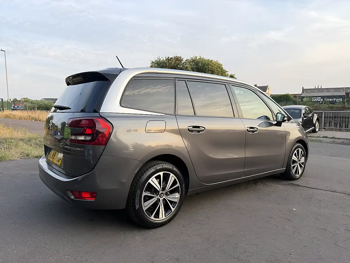 Used 2019 Citroen Grand C4 Spacetourer Feel Grey - Interior and Exterior details 4