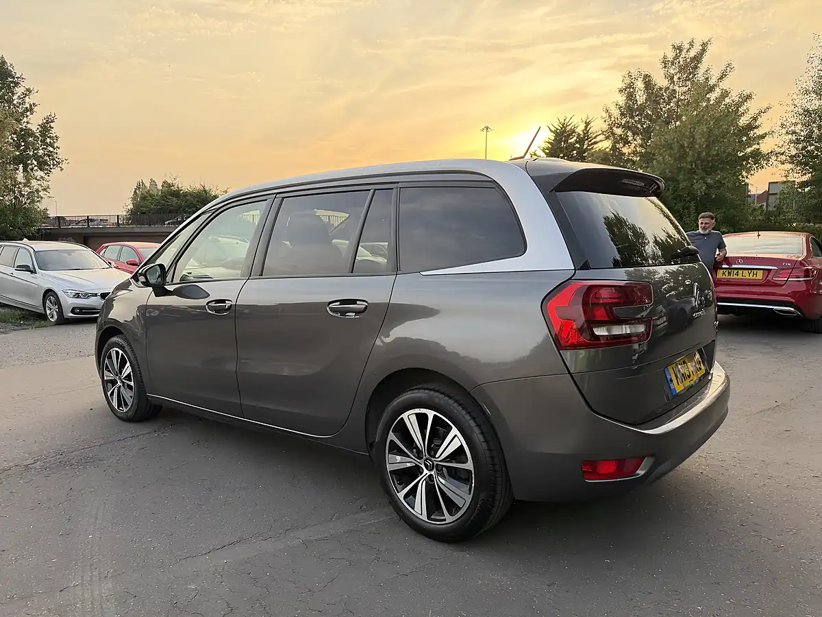 Used 2019 Citroen Grand C4 Spacetourer Feel Grey - Interior and Exterior details 5