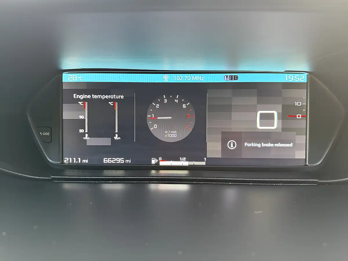 Used 2019 Citroen Grand C4 Spacetourer Feel Grey - Interior and Exterior details 6