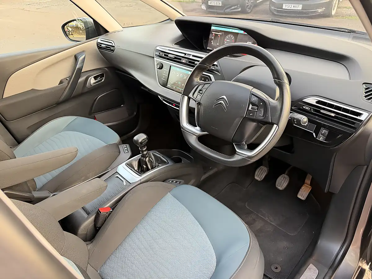 Used 2019 Citroen Grand C4 Spacetourer Feel Grey - Interior and Exterior details 9