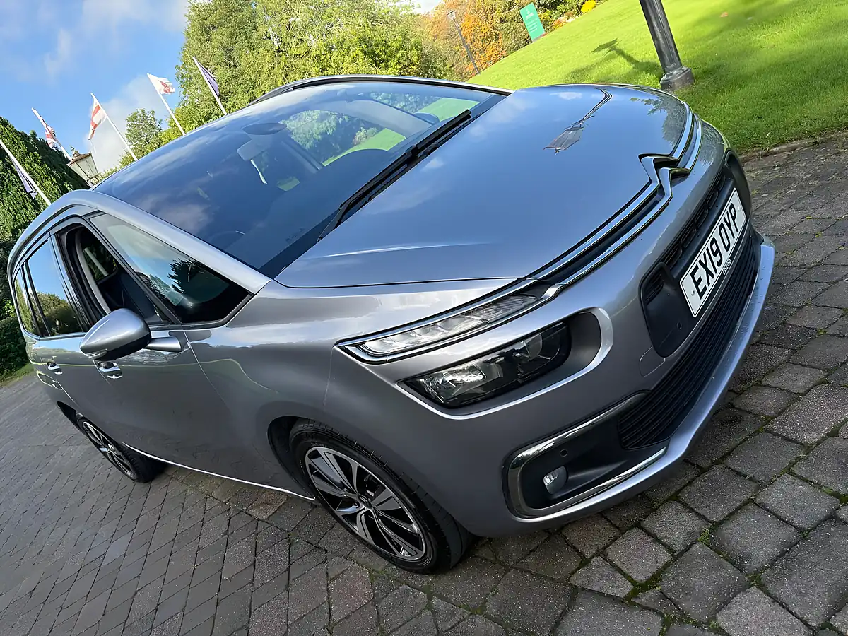 Used 2019 Citroen Grand C4 Spacetourer Feel Grey - Interior and Exterior details 11