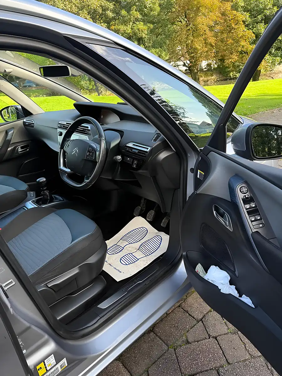 Used 2019 Citroen Grand C4 Spacetourer Feel Grey - Interior and Exterior details 13