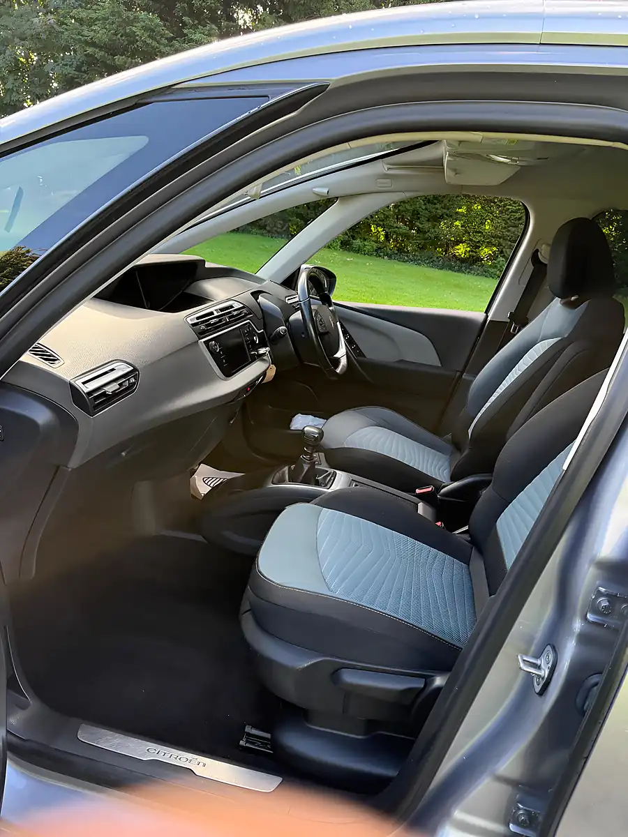 Used 2019 Citroen Grand C4 Spacetourer Feel Grey - Interior and Exterior details 19