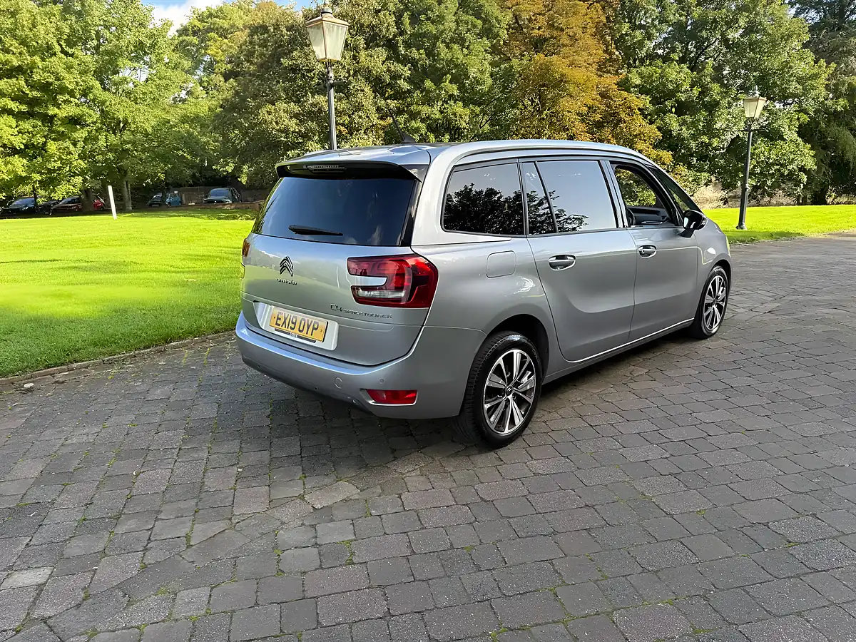 Used 2019 Citroen Grand C4 Spacetourer Feel Grey - Interior and Exterior details 4