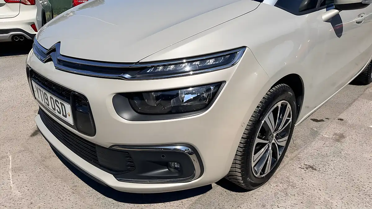 Used 2019 Citroen Grand C4 Spacetourer Flair Beige - Interior and Exterior details 17