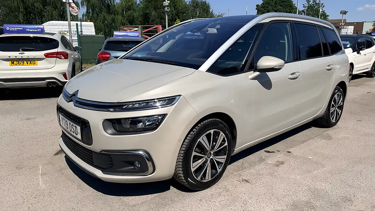 Used 2019 Citroen Grand C4 Spacetourer Flair Beige - Interior and Exterior details 7