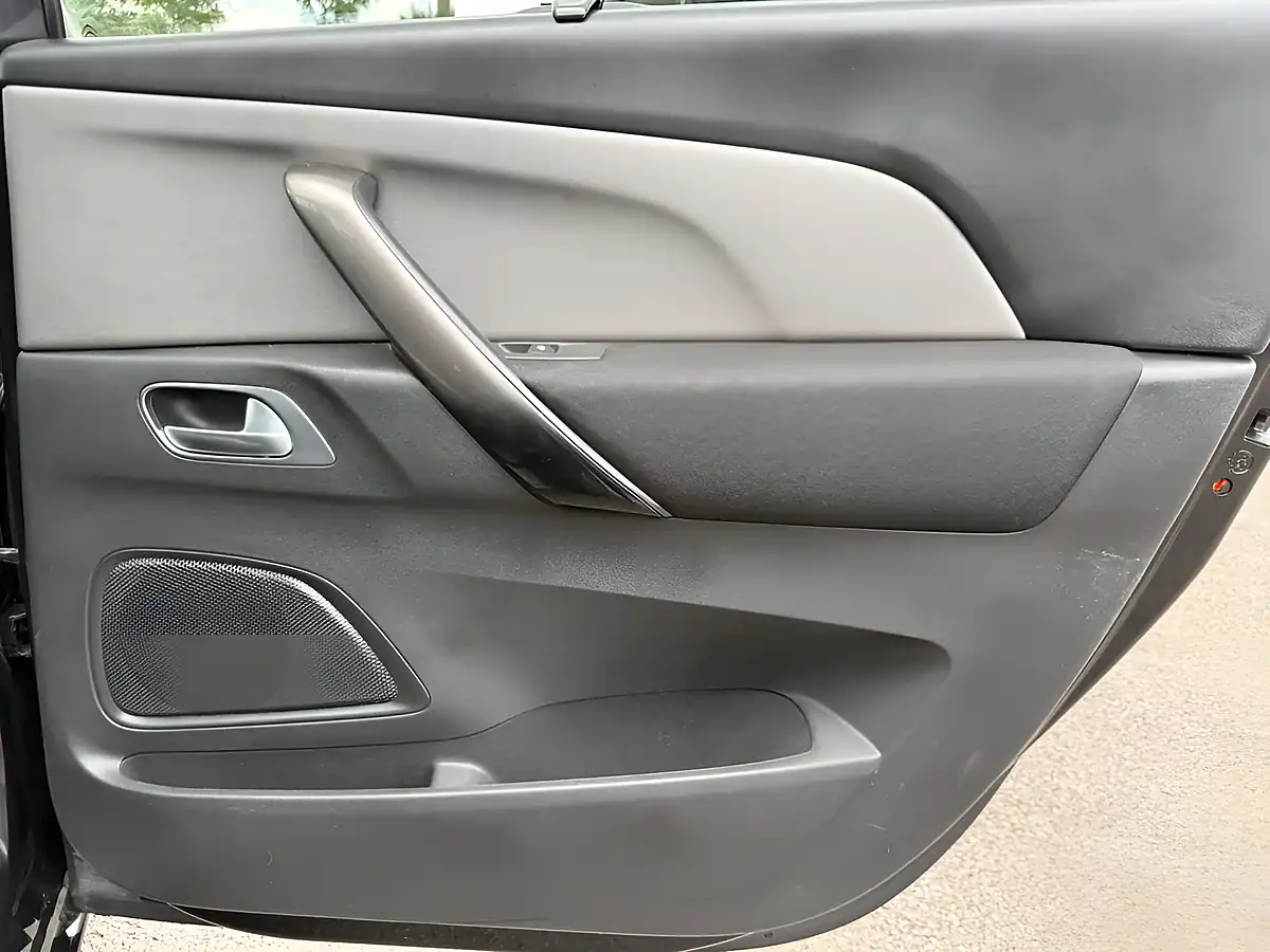 Used 2019 Citroen Grand C4 Spacetourer Flair Black - Interior and Exterior details 12