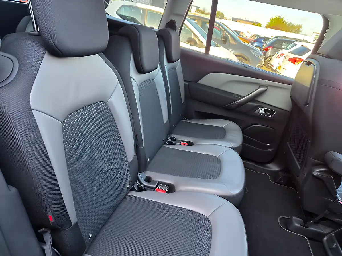 Used 2019 Citroen Grand C4 Spacetourer Flair Black - Interior and Exterior details 14