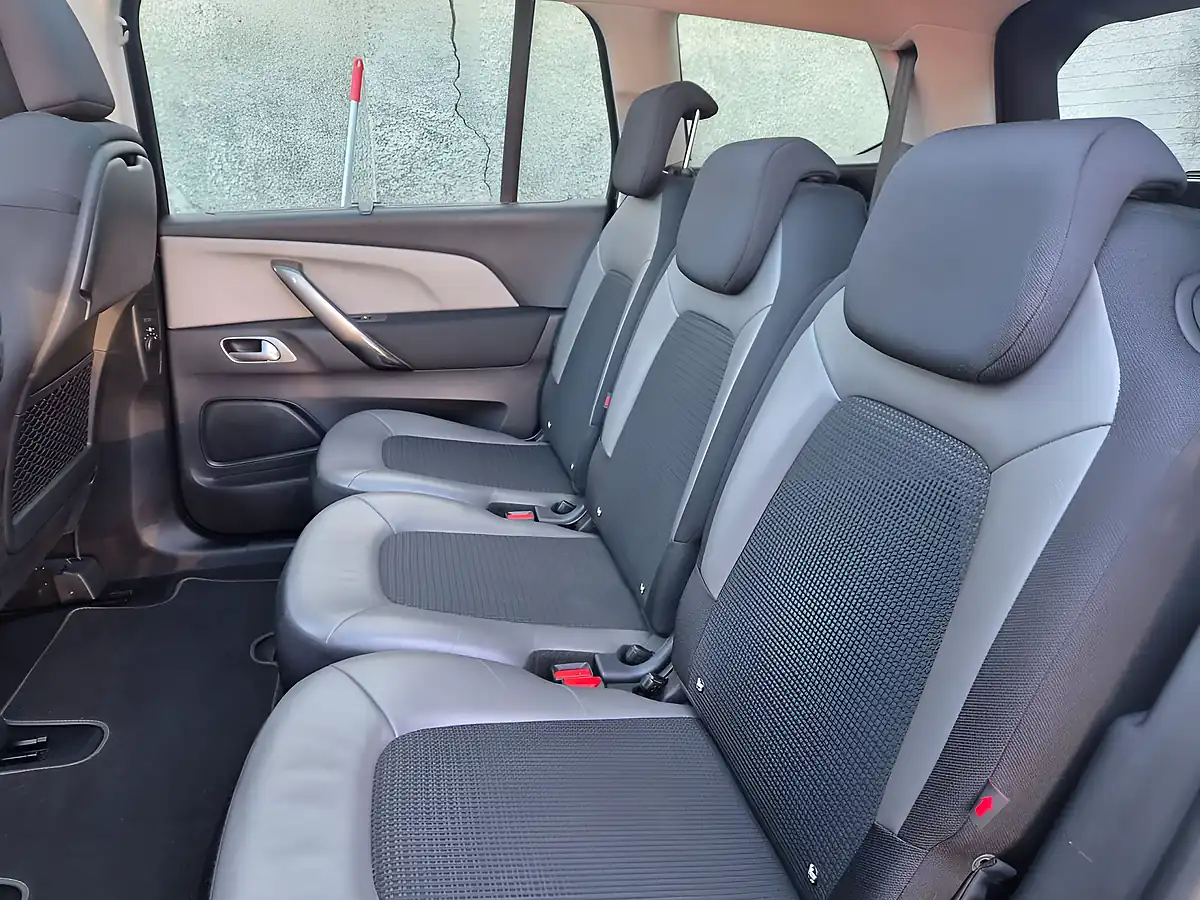 Used 2019 Citroen Grand C4 Spacetourer Flair Black - Interior and Exterior details 17