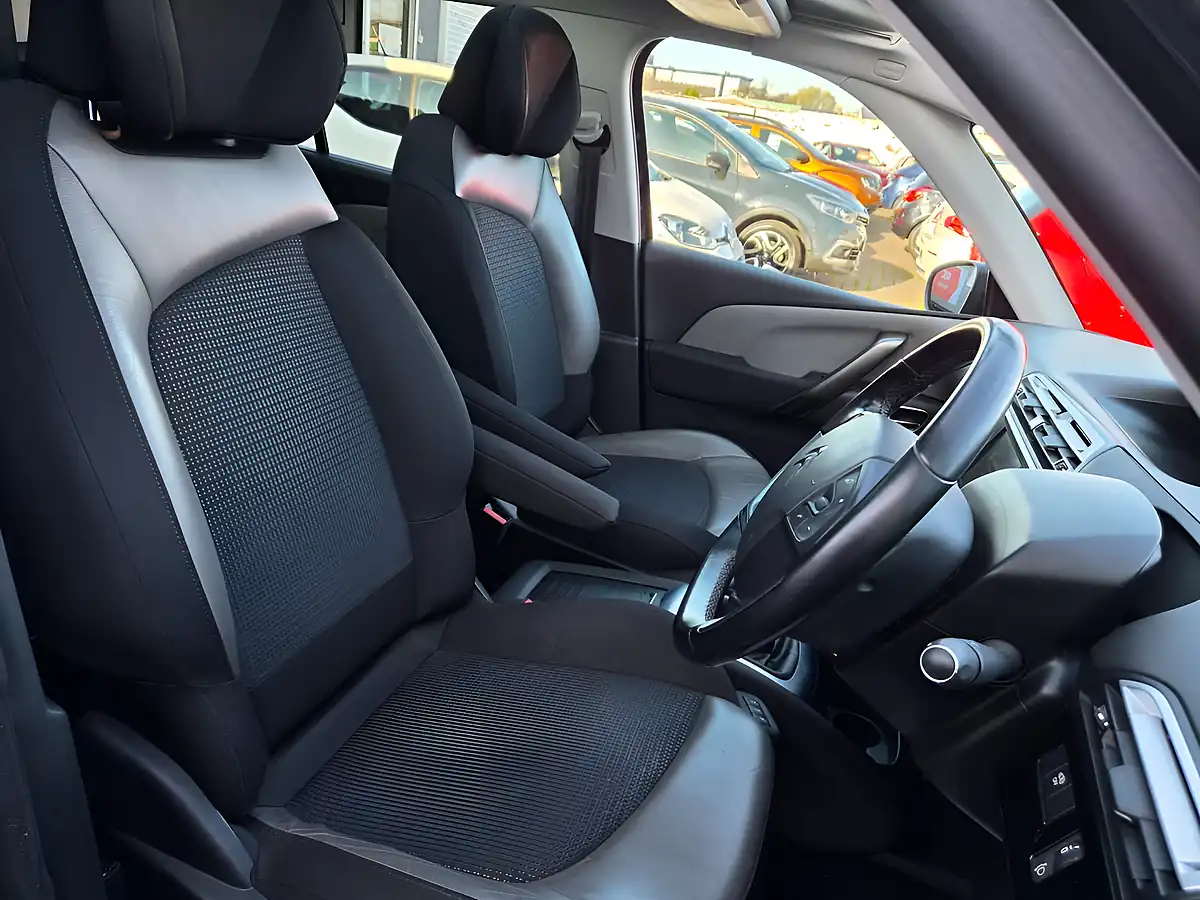 Used 2019 Citroen Grand C4 Spacetourer Flair Black - Interior and Exterior details 7