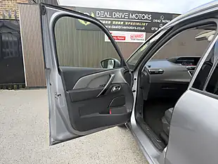 Used 2019 Citroen Grand C4 Spacetourer Flair Grey - Interior and Exterior details 10