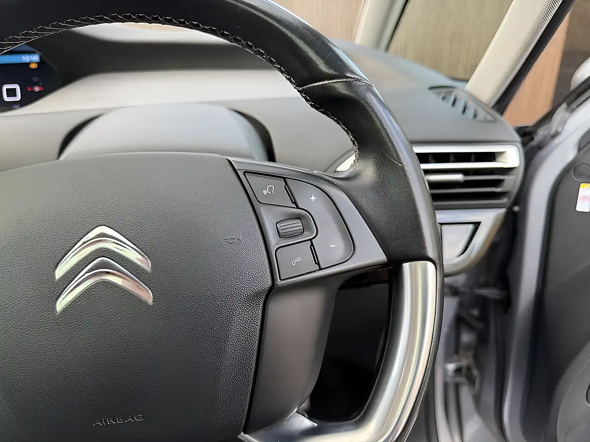 Used 2019 Citroen Grand C4 Spacetourer Flair Grey - Interior and Exterior details 12