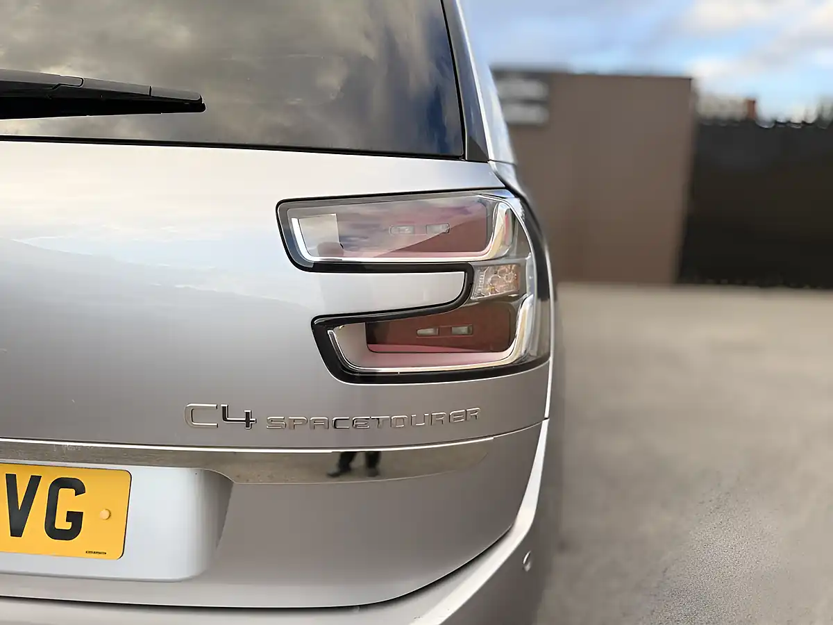 Used 2019 Citroen Grand C4 Spacetourer Flair Grey - Interior and Exterior details 20