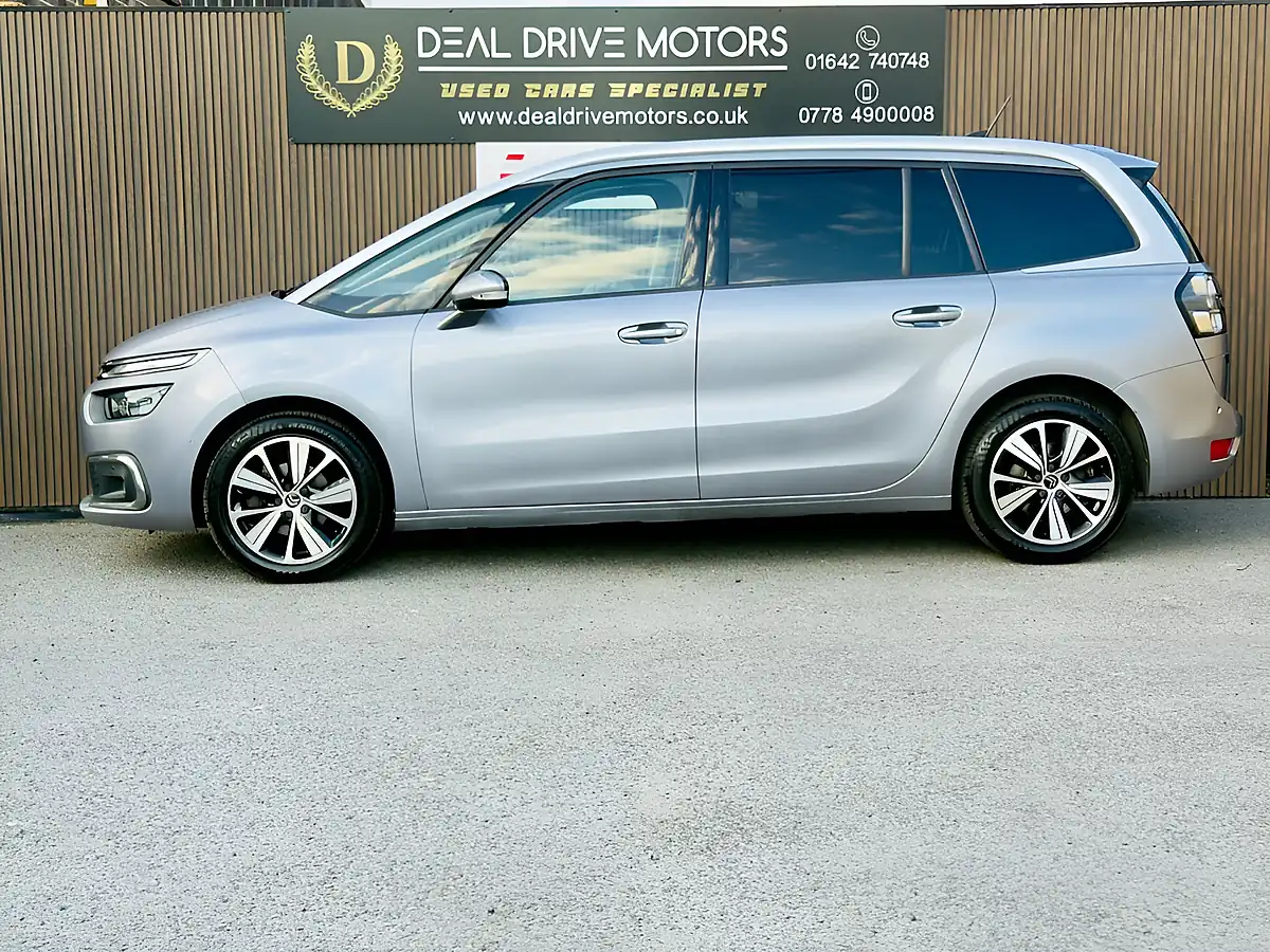Used 2019 Citroen Grand C4 Spacetourer Flair Grey - Interior and Exterior details 4