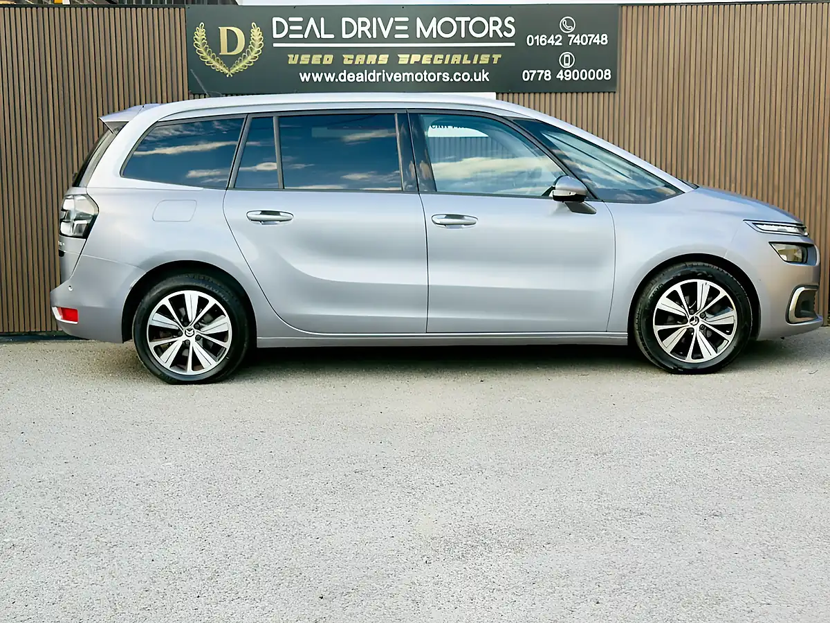 Used 2019 Citroen Grand C4 Spacetourer Flair Grey - Interior and Exterior details 8