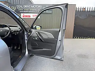 Used 2019 Citroen Grand C4 Spacetourer Flair Grey - Interior and Exterior details 9