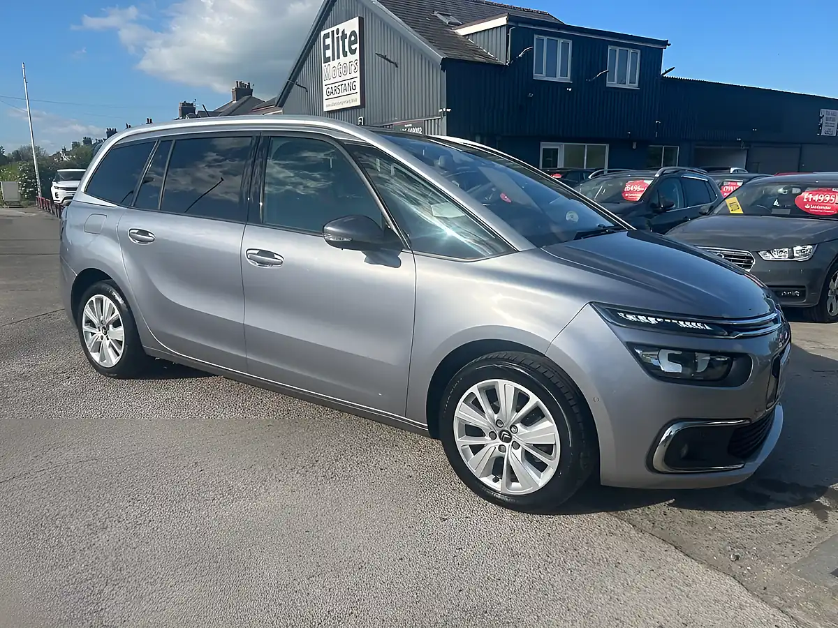 Used 2019 Citroen Grand C4 Spacetourer Flair Grey - Front View