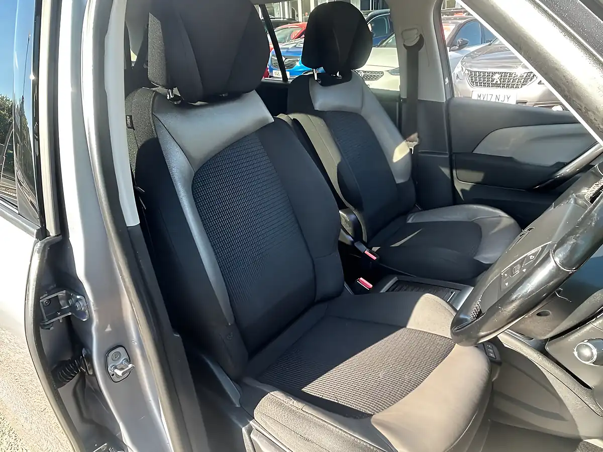 Used 2019 Citroen Grand C4 Spacetourer Flair Grey - Interior and Exterior details 12