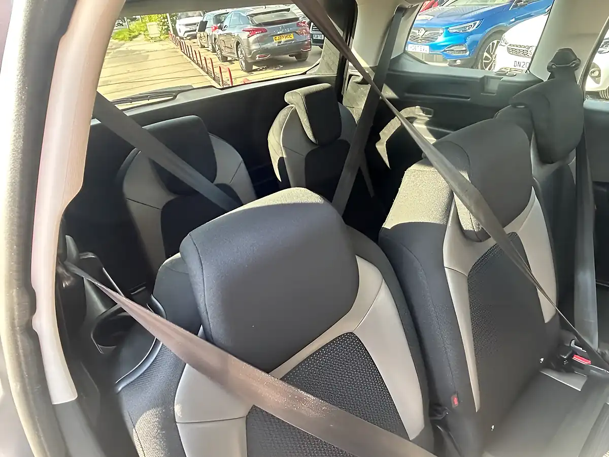 Used 2019 Citroen Grand C4 Spacetourer Flair Grey - Interior and Exterior details 13