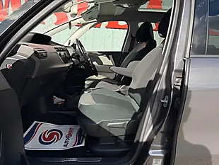 Used 2019 Citroen Grand C4 Spacetourer Flair Grey - Interior and Exterior details 11
