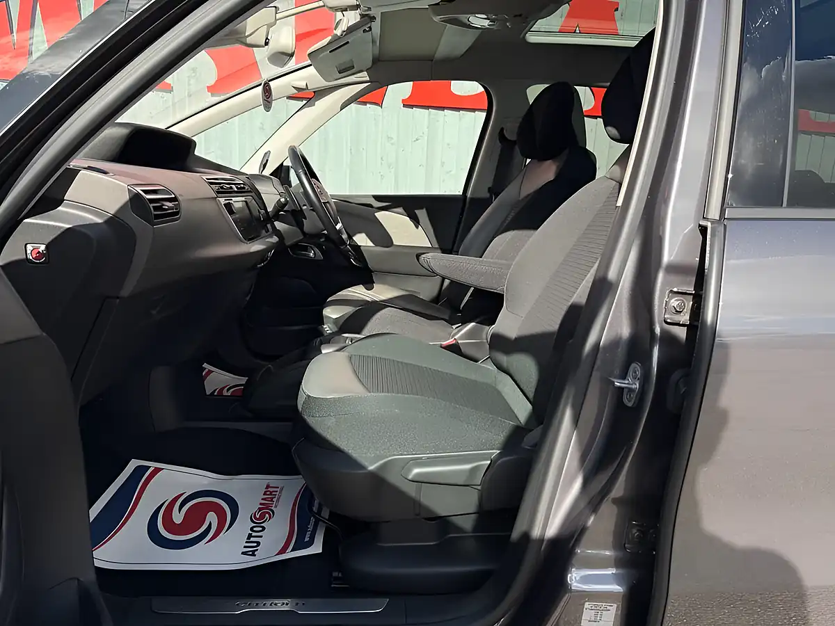 Used 2019 Citroen Grand C4 Spacetourer Flair Grey - Interior and Exterior details 11