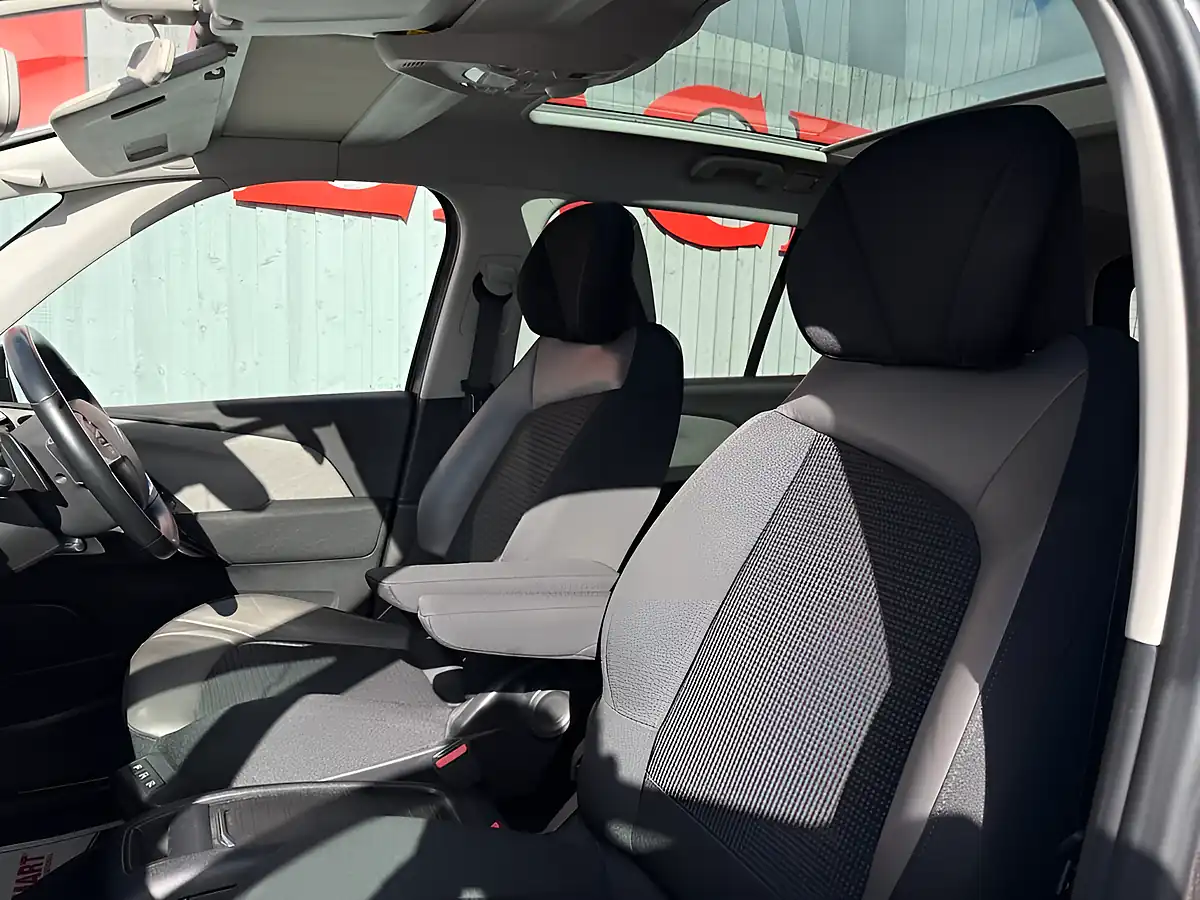 Used 2019 Citroen Grand C4 Spacetourer Flair Grey - Interior and Exterior details 12