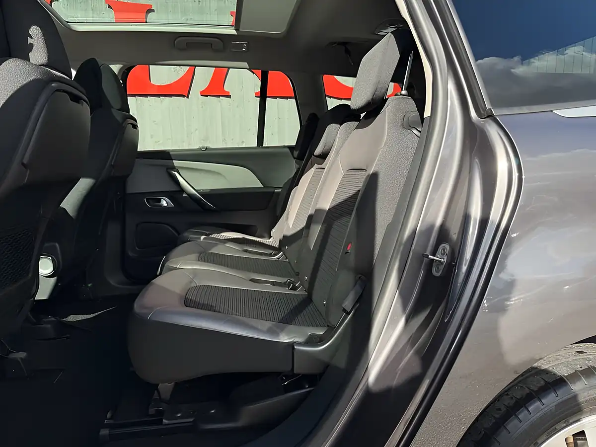 Used 2019 Citroen Grand C4 Spacetourer Flair Grey - Interior and Exterior details 13