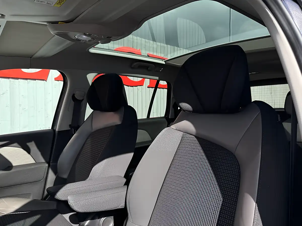 Used 2019 Citroen Grand C4 Spacetourer Flair Grey - Interior and Exterior details 2