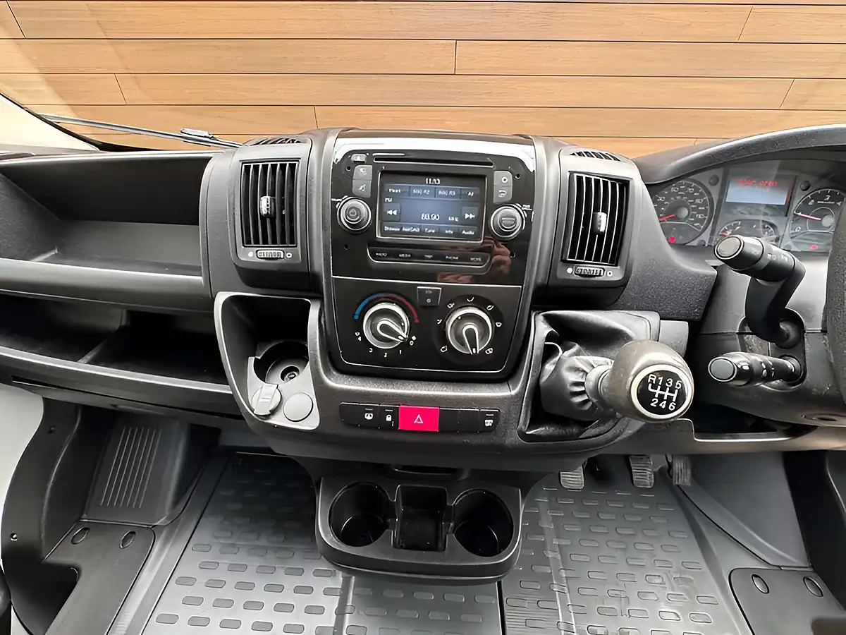 Used 2019 Citroen Relay Enterprise Blue White - Interior and Exterior details 18