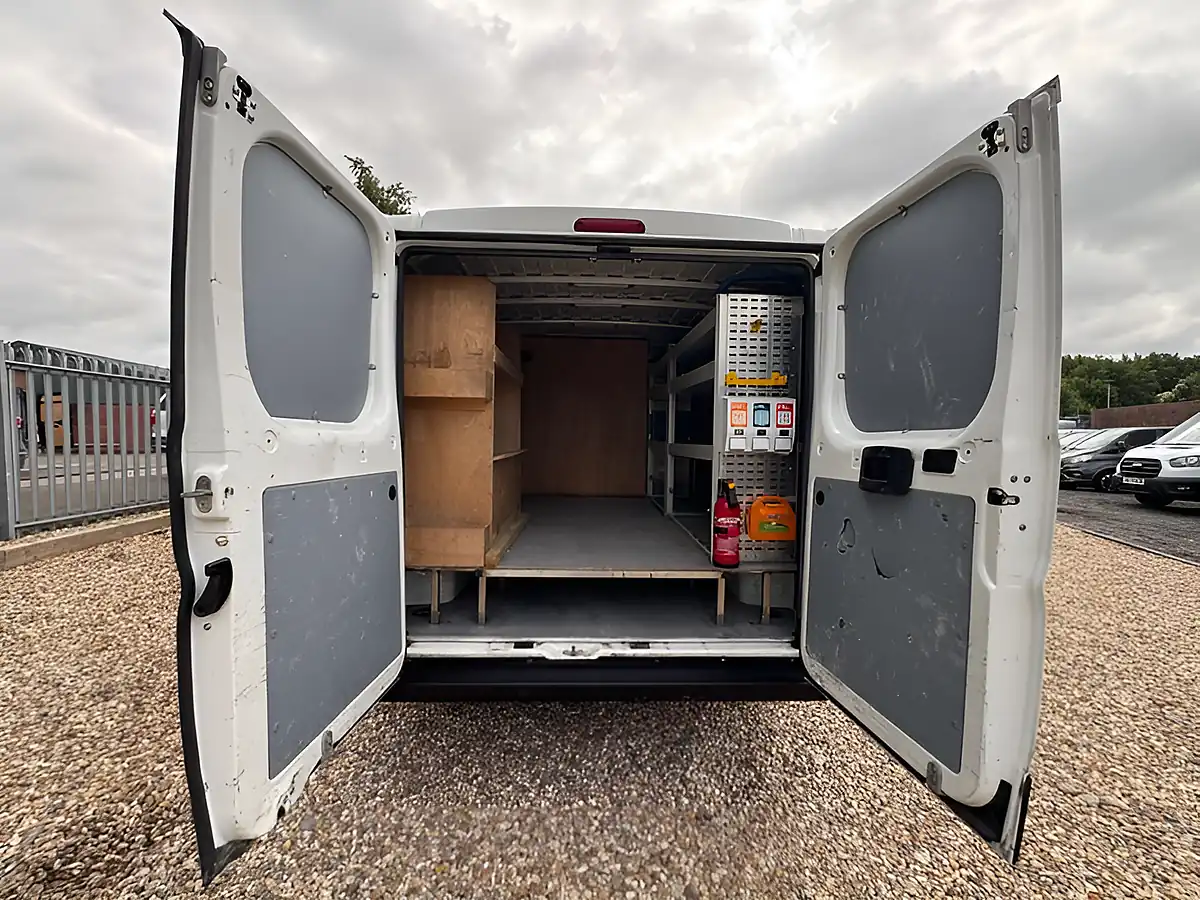 Used 2019 Citroen Relay Enterprise Blue White - Interior and Exterior details 5