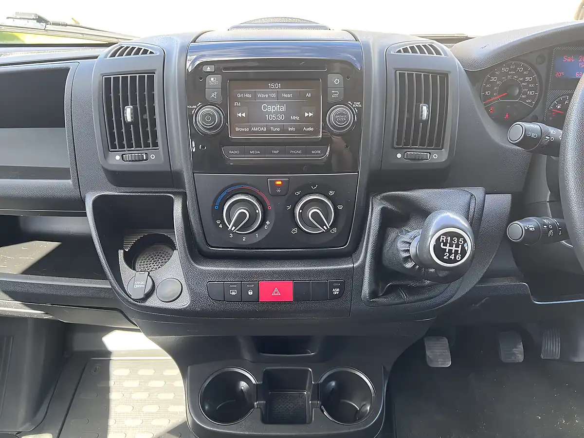 Used 2019 Citroen Relay Enterprise White - Interior and Exterior details 11