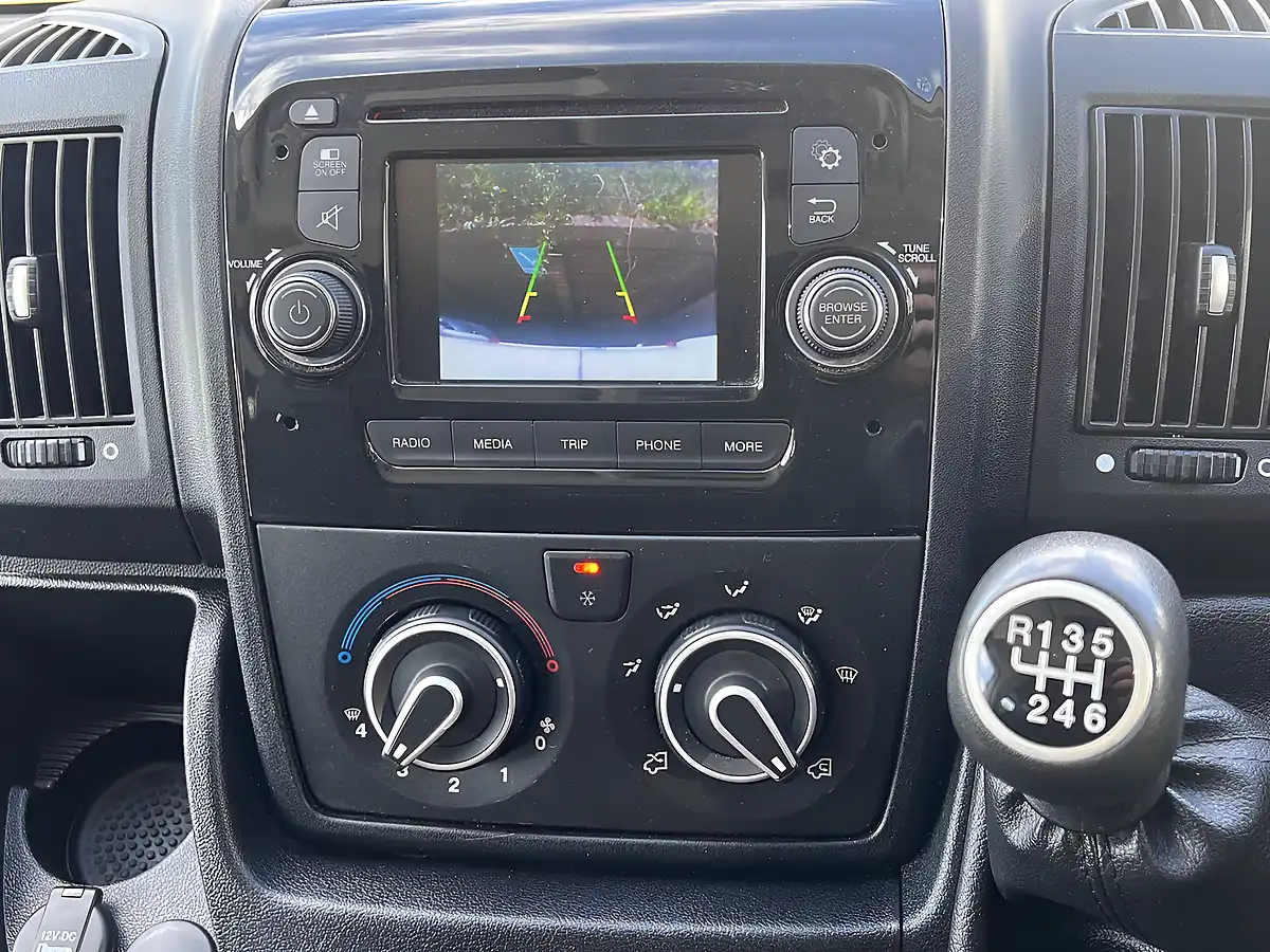 Used 2019 Citroen Relay Enterprise White - Interior and Exterior details 12