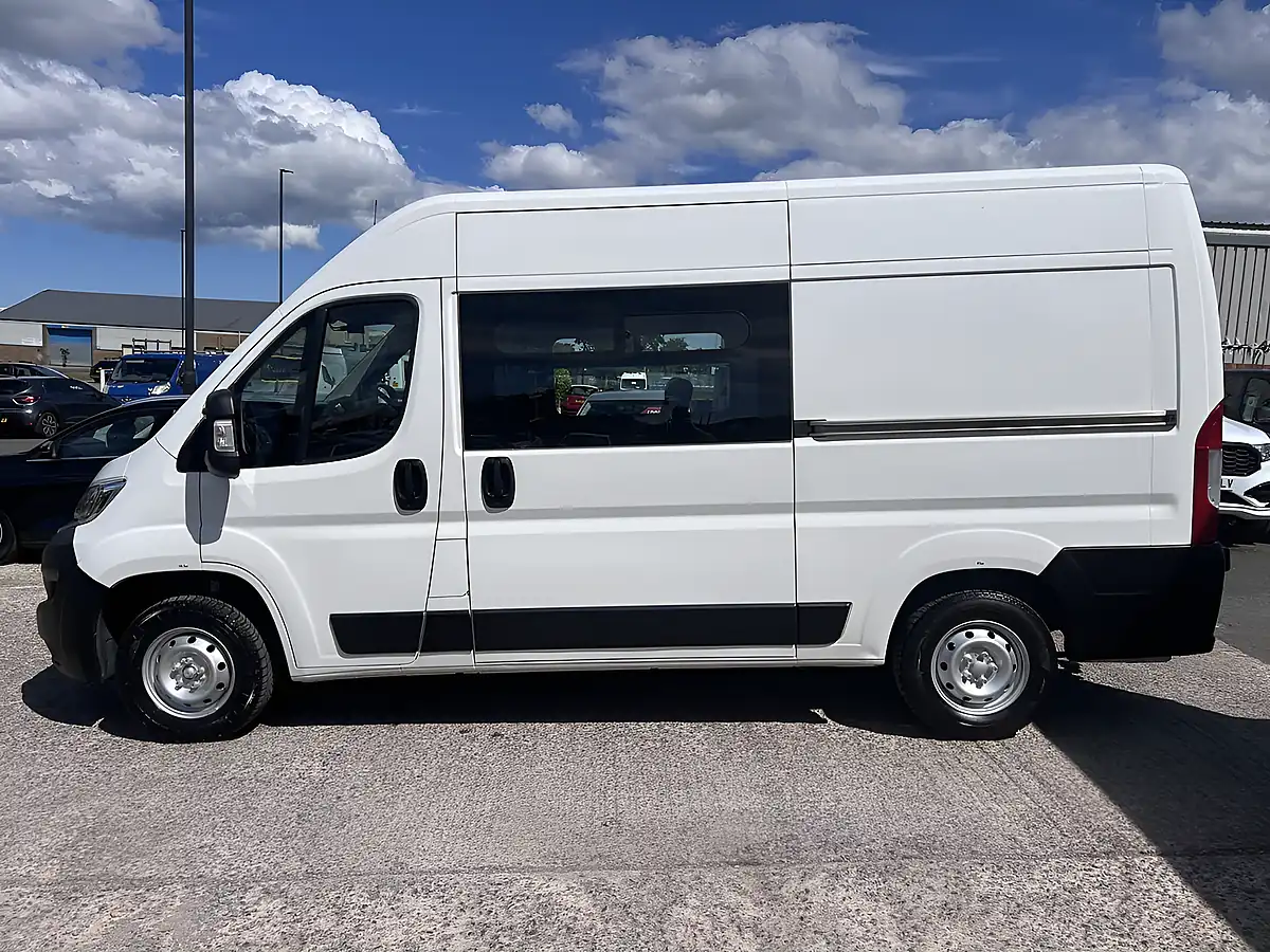 Used 2019 Citroen Relay Enterprise White - Interior and Exterior details 9
