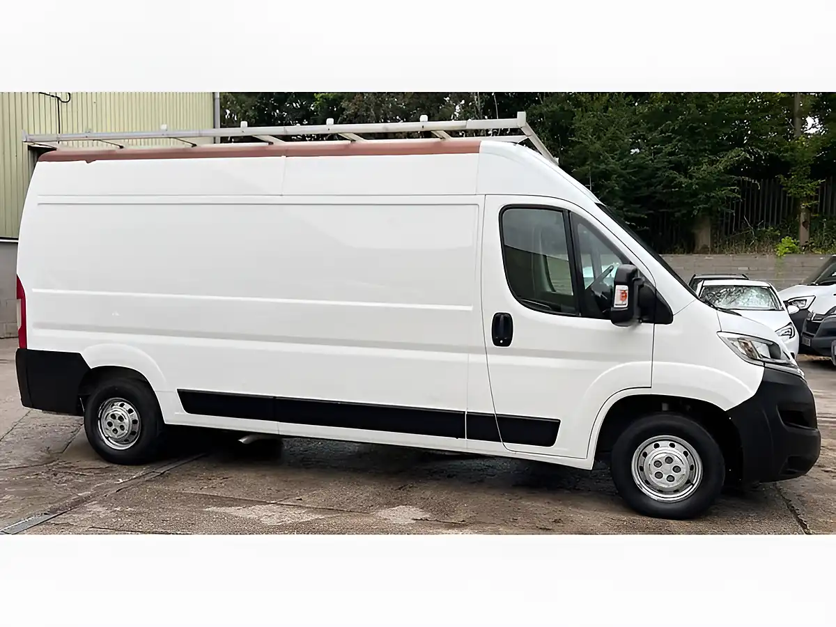 Used 2019 Citroen Relay Enterprise White - Interior and Exterior details 7