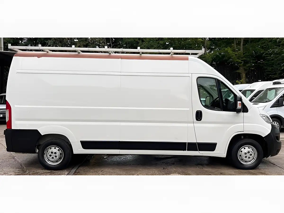 Used 2019 Citroen Relay Enterprise White - Interior and Exterior details 8