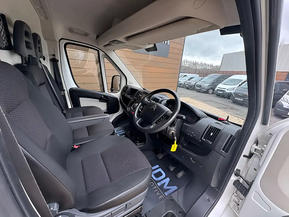 Used 2019 Citroen Relay Enterprise White - Interior and Exterior details 11