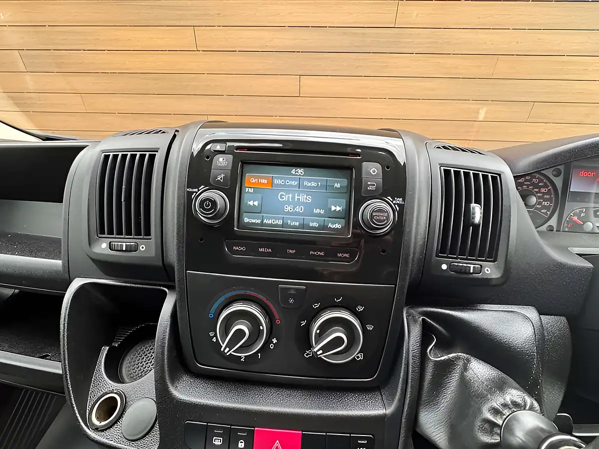 Used 2019 Citroen Relay Enterprise White - Interior and Exterior details 12