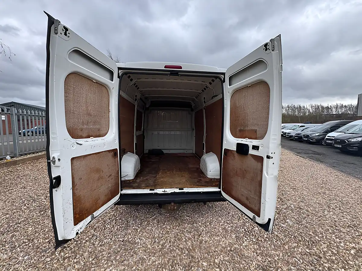 Used 2019 Citroen Relay Enterprise White - Interior and Exterior details 5