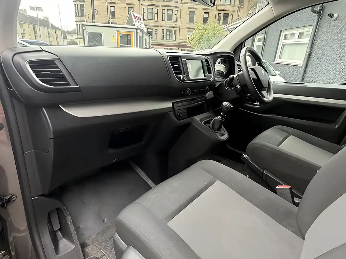 Used 2019 Citroen Spacetourer Business M Grey - Interior and Exterior details 11