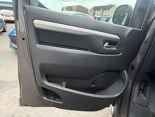 Used 2019 Citroen Spacetourer Business M Grey - Interior and Exterior details 13