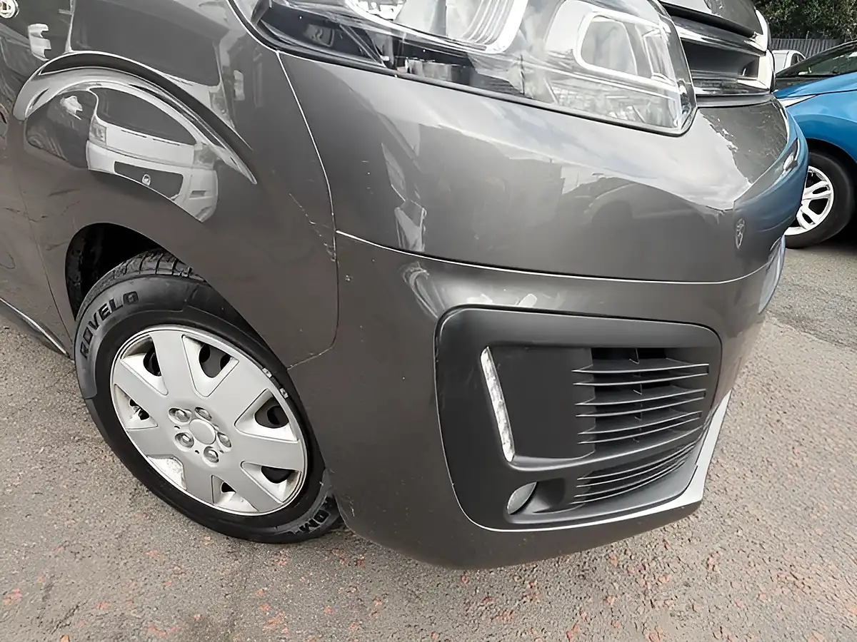 Used 2019 Citroen Spacetourer Business M Grey - Interior and Exterior details 9
