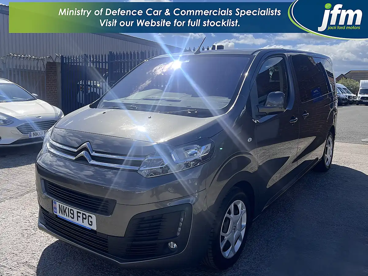 Used 2019 Citroen Spacetourer Feel M Platinum Grey Metallic - Interior and Exterior details 11
