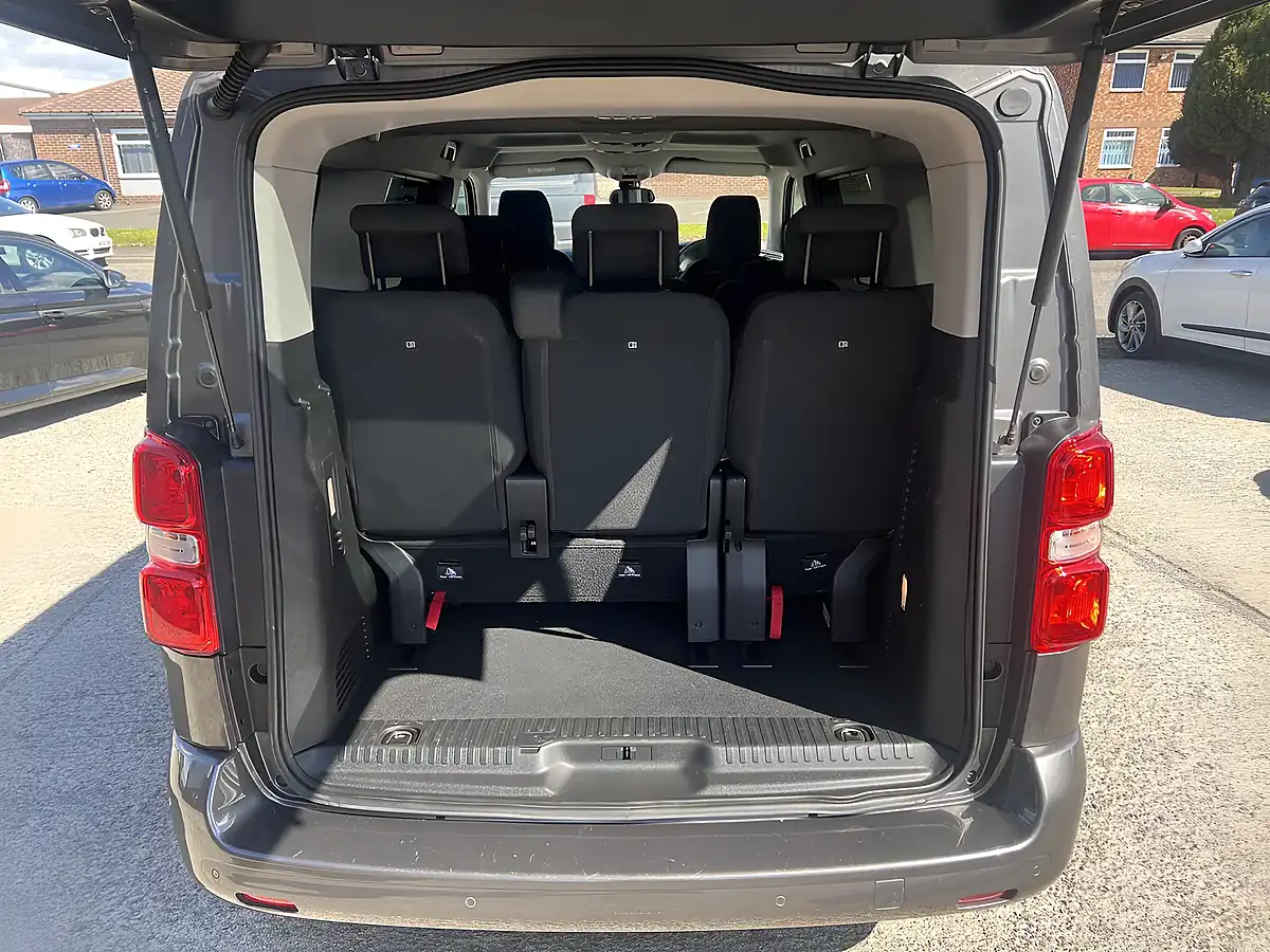 Used 2019 Citroen Spacetourer Feel M Platinum Grey Metallic - Interior and Exterior details 19
