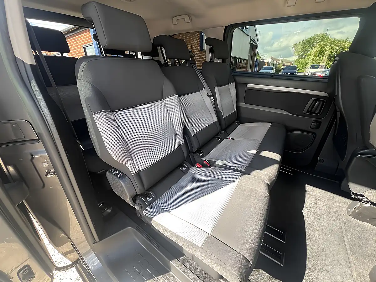 Used 2019 Citroen Spacetourer Feel M Platinum Grey Metallic - Interior and Exterior details 4