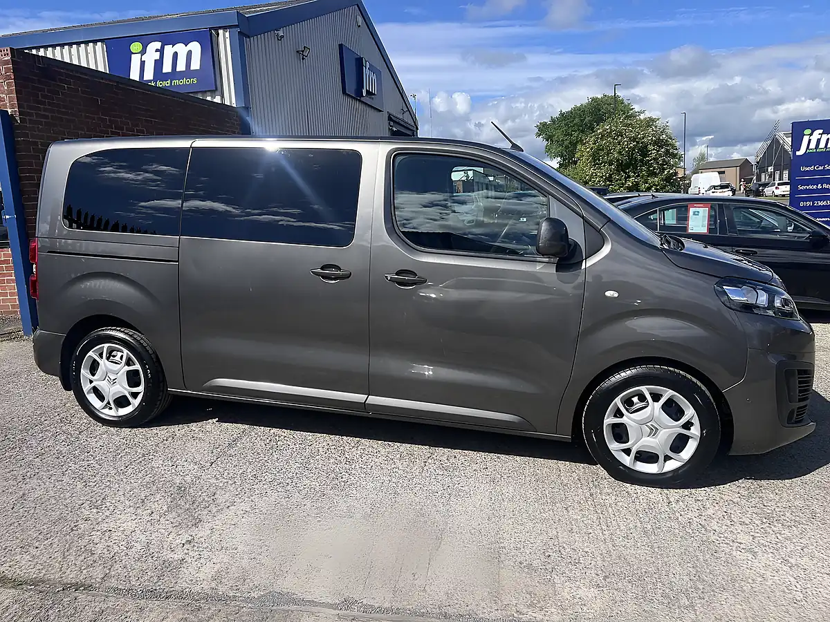Used 2019 Citroen Spacetourer Feel M Platinum Grey Metallic - Interior and Exterior details 6