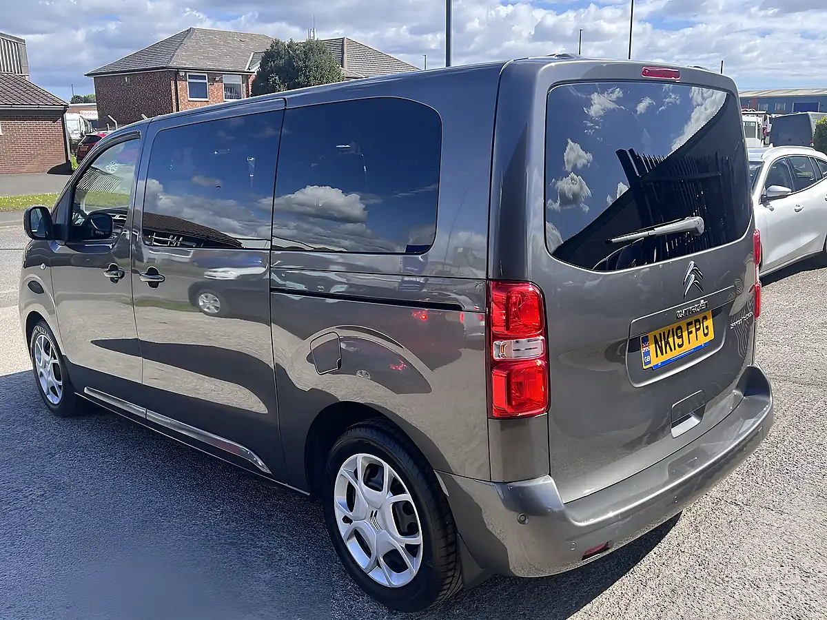 Used 2019 Citroen Spacetourer Feel M Platinum Grey Metallic - Interior and Exterior details 9