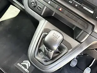 Used 2019 Citroen Spacetourer Feel M Platinum Grey Metallic - Interior and Exterior details 15