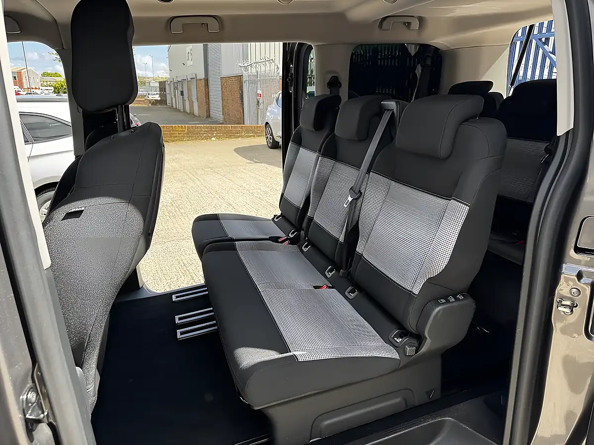 Used 2019 Citroen Spacetourer Feel M Platinum Grey Metallic - Interior and Exterior details 17